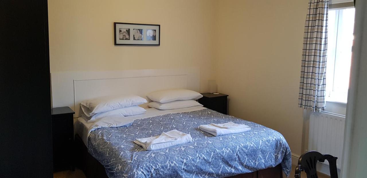The Bakehouse Guesthouse Мейдънхед Екстериор снимка